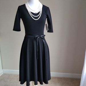 LuLaRoe Nicole 👗-solid black textured, XS